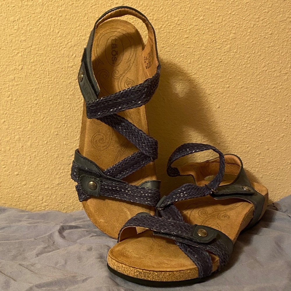 Taos Footwear Blue and Brown Woven Sandals